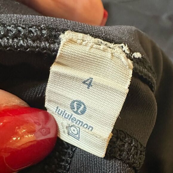 Lululemon Crop Leggings Size 4 - Picture 4 of 4